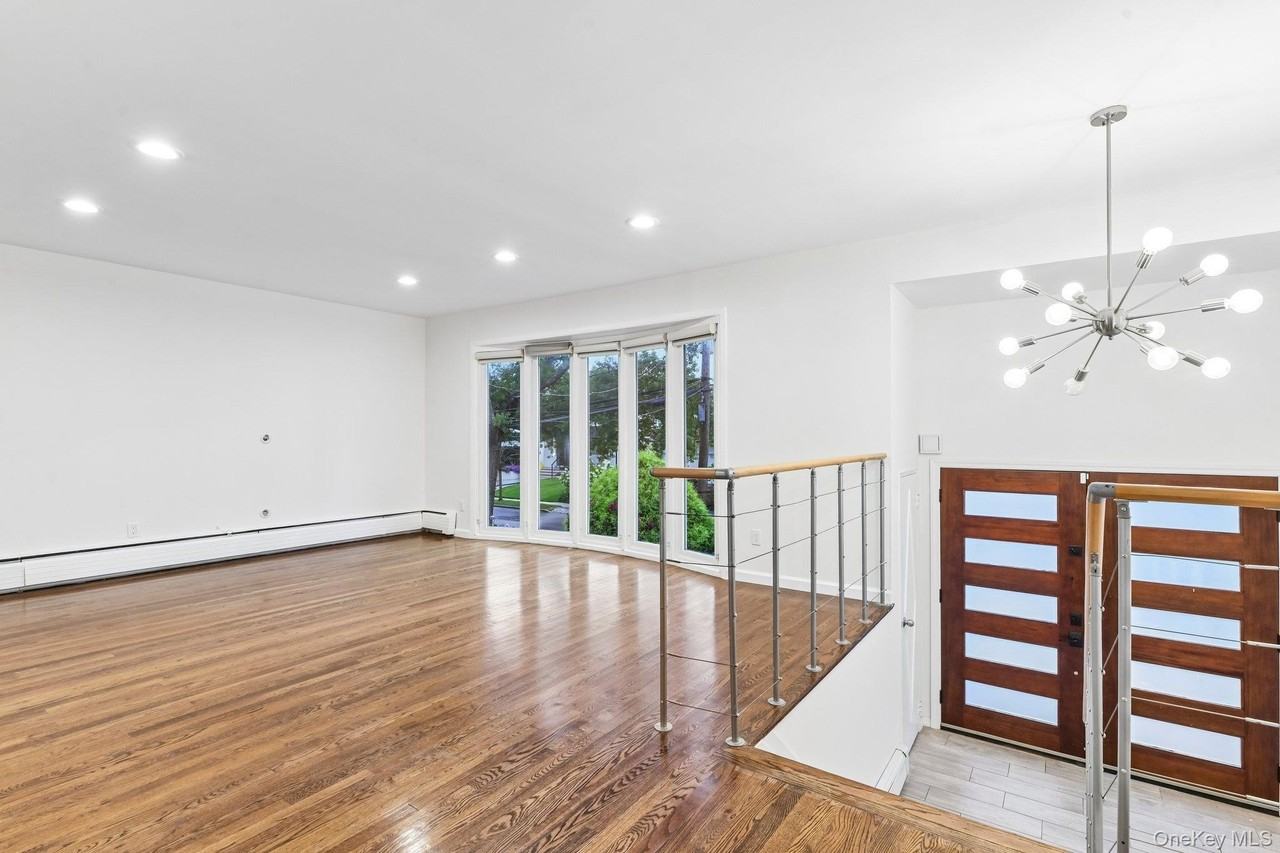 1114 Fordham Ln - Photo 5 of 37