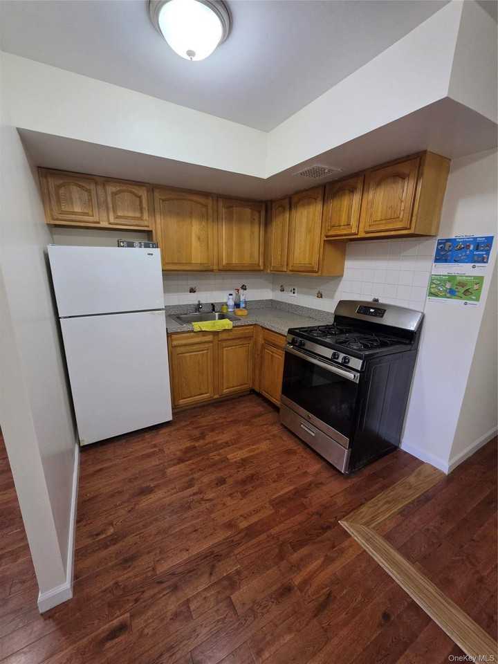 4538 220th Pl - Photo 3 of 10