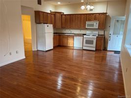 featured image of 10 Torrey Ln