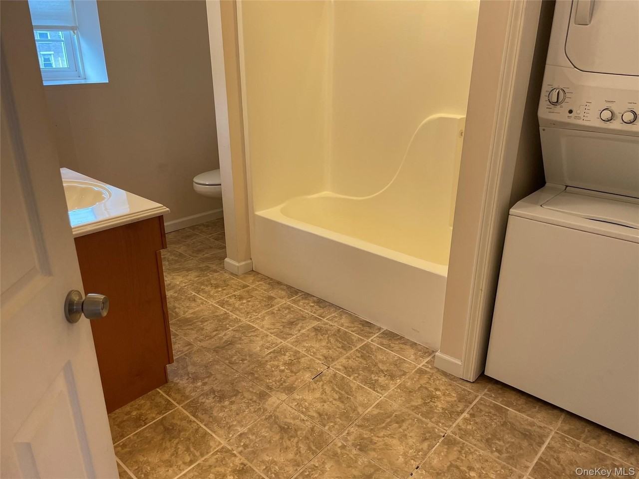 10 Torrey Ln - Photo 3 of 10