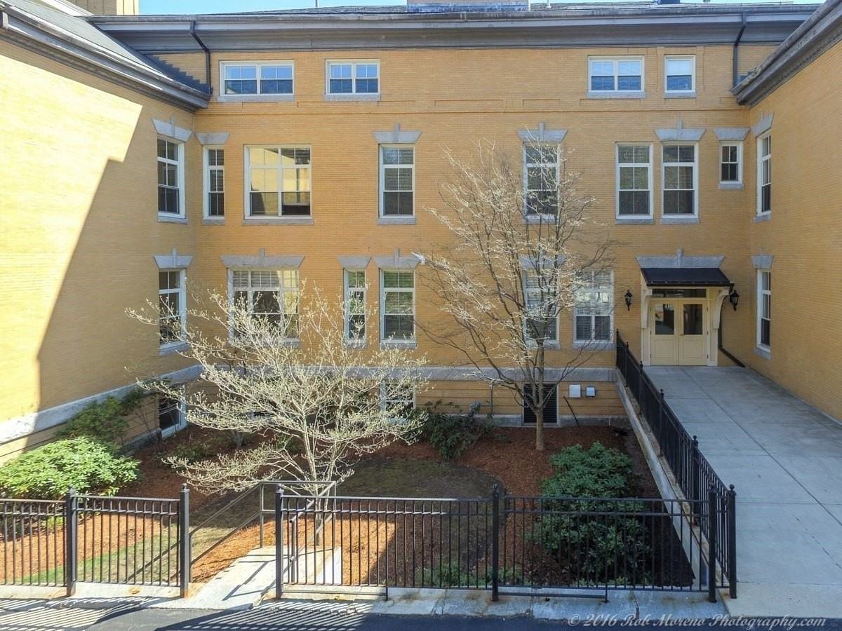 145 Glenwood St #306 - Photo 4 of 30