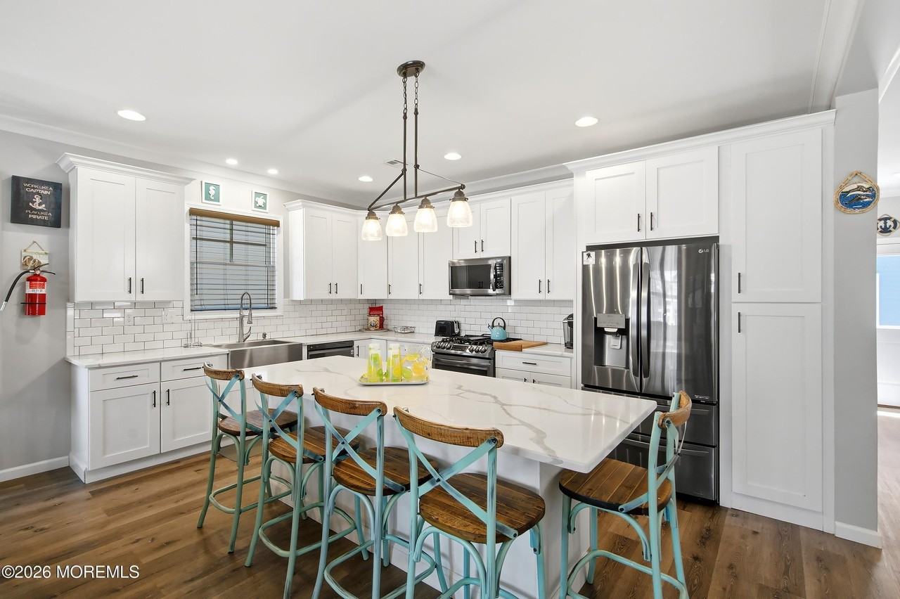 35 Coolidge Ave - Photo 6 of 22