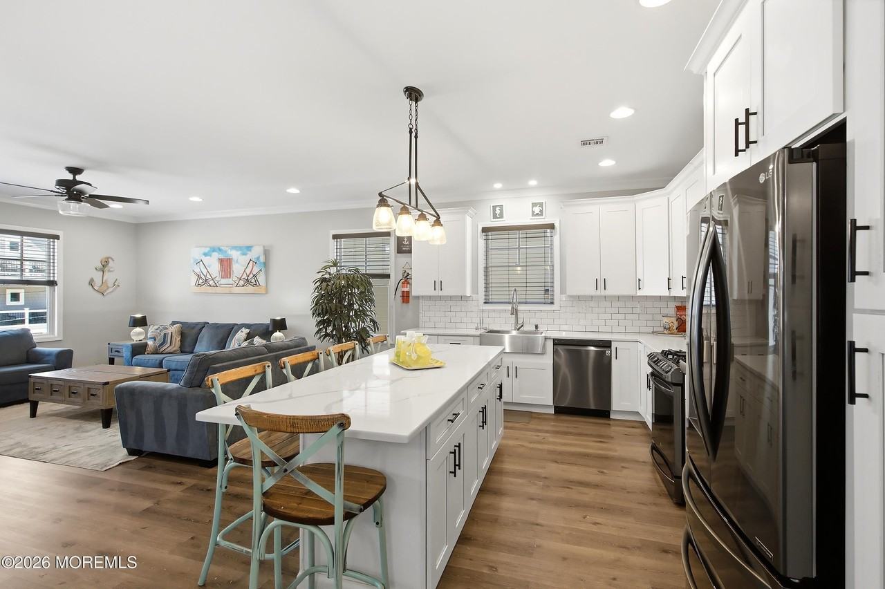 35 Coolidge Ave - Photo 7 of 22