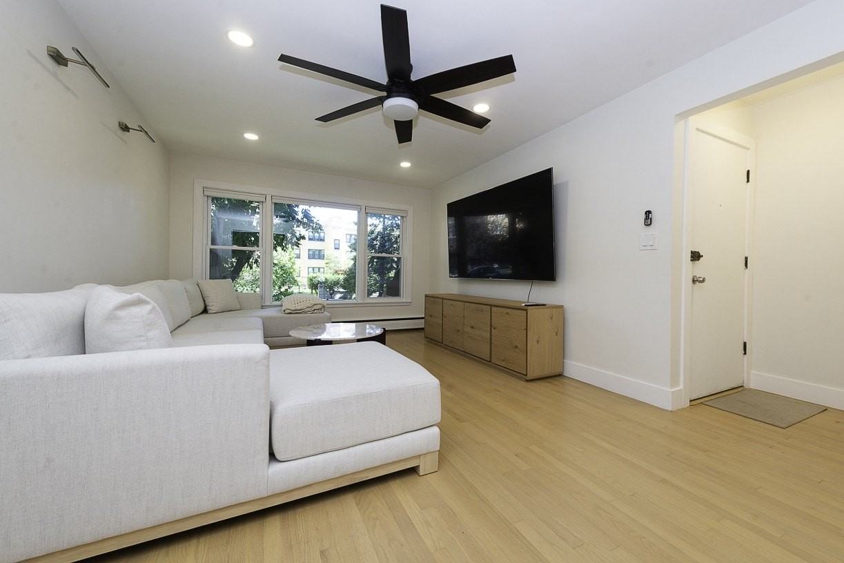 4030 N Mozart St #2N - Photo 3 of 15