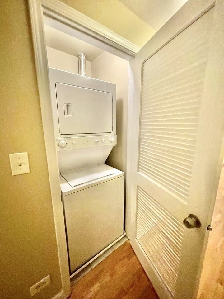 515 S Western Ave #2 - Photo 5 of 27