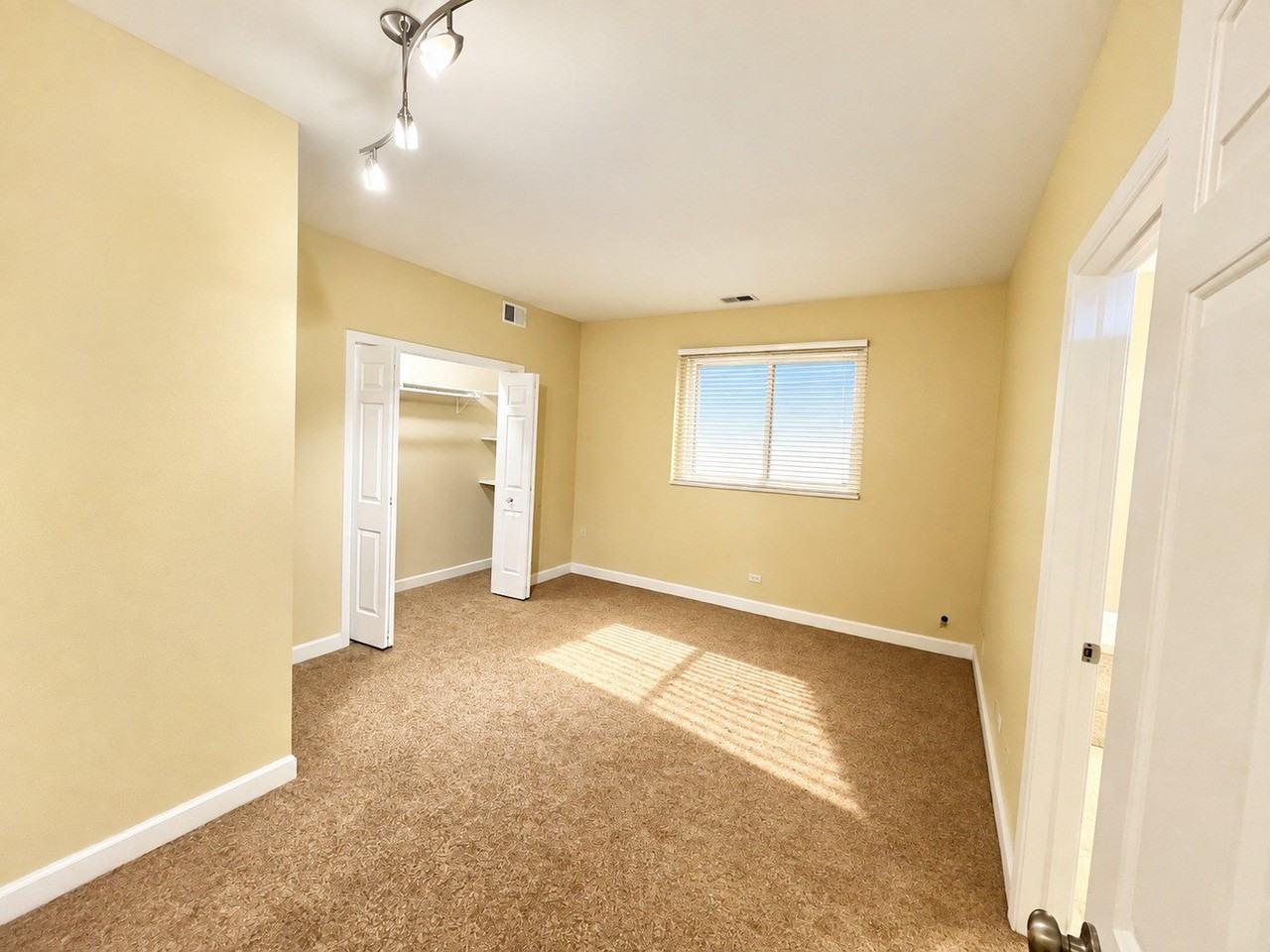 515 S Western Ave #2 - Photo 6 of 27
