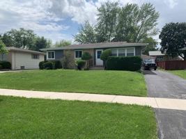 featured image of 1114 N Crabtree Ln