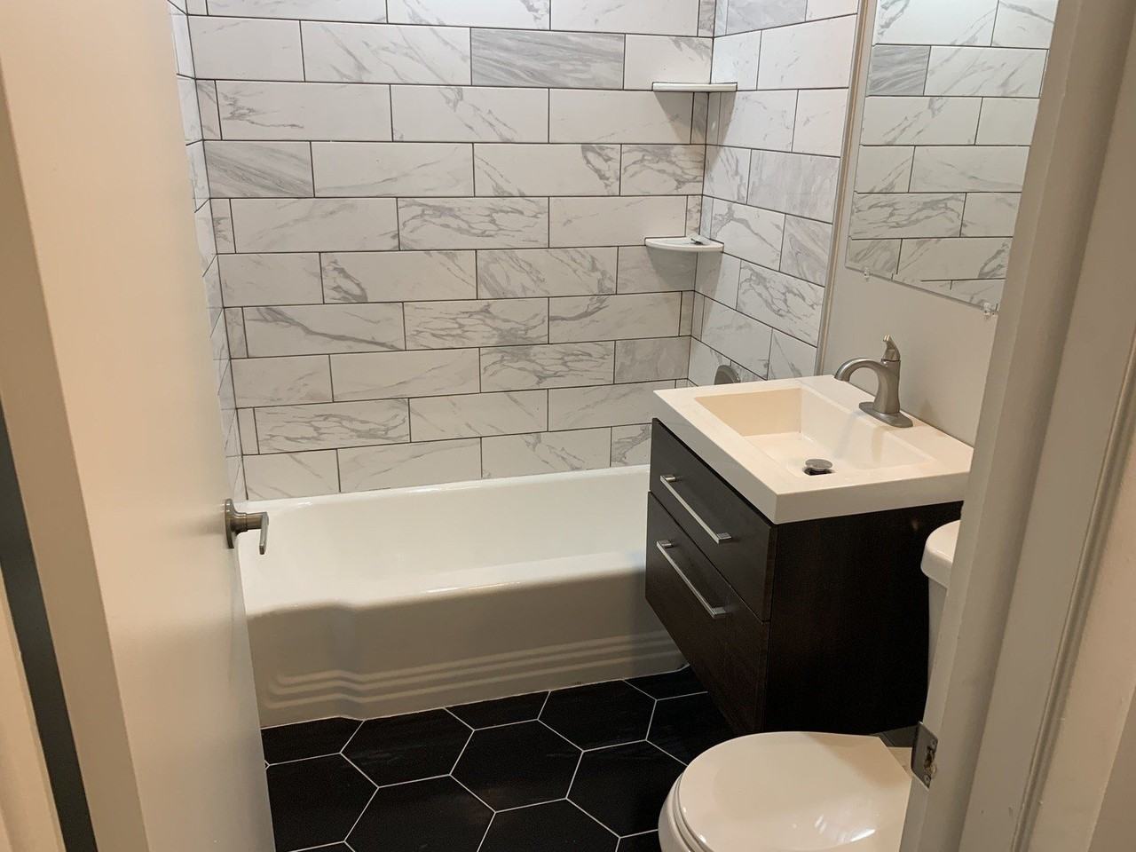 1114 N Crabtree Ln - Photo 5 of 12
