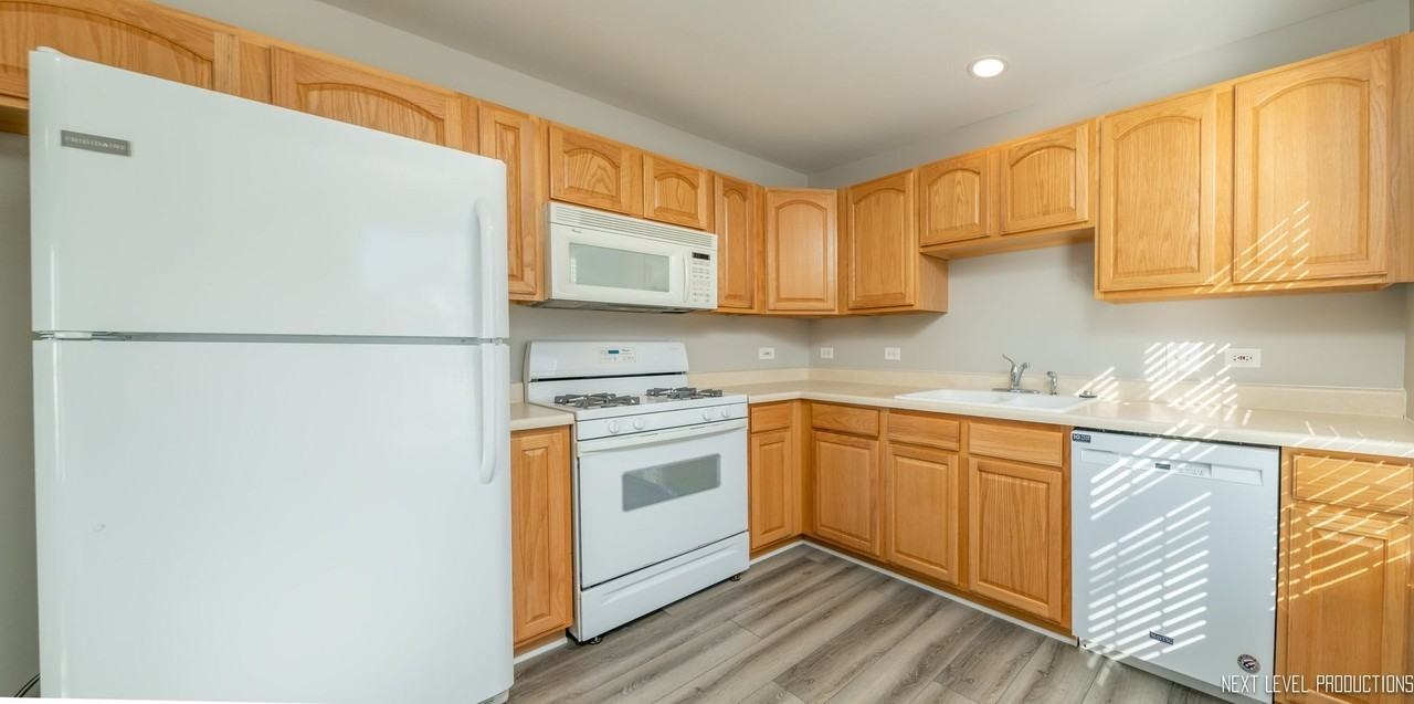 2932 Bartlett Ct #104 - Photo 7 of 14