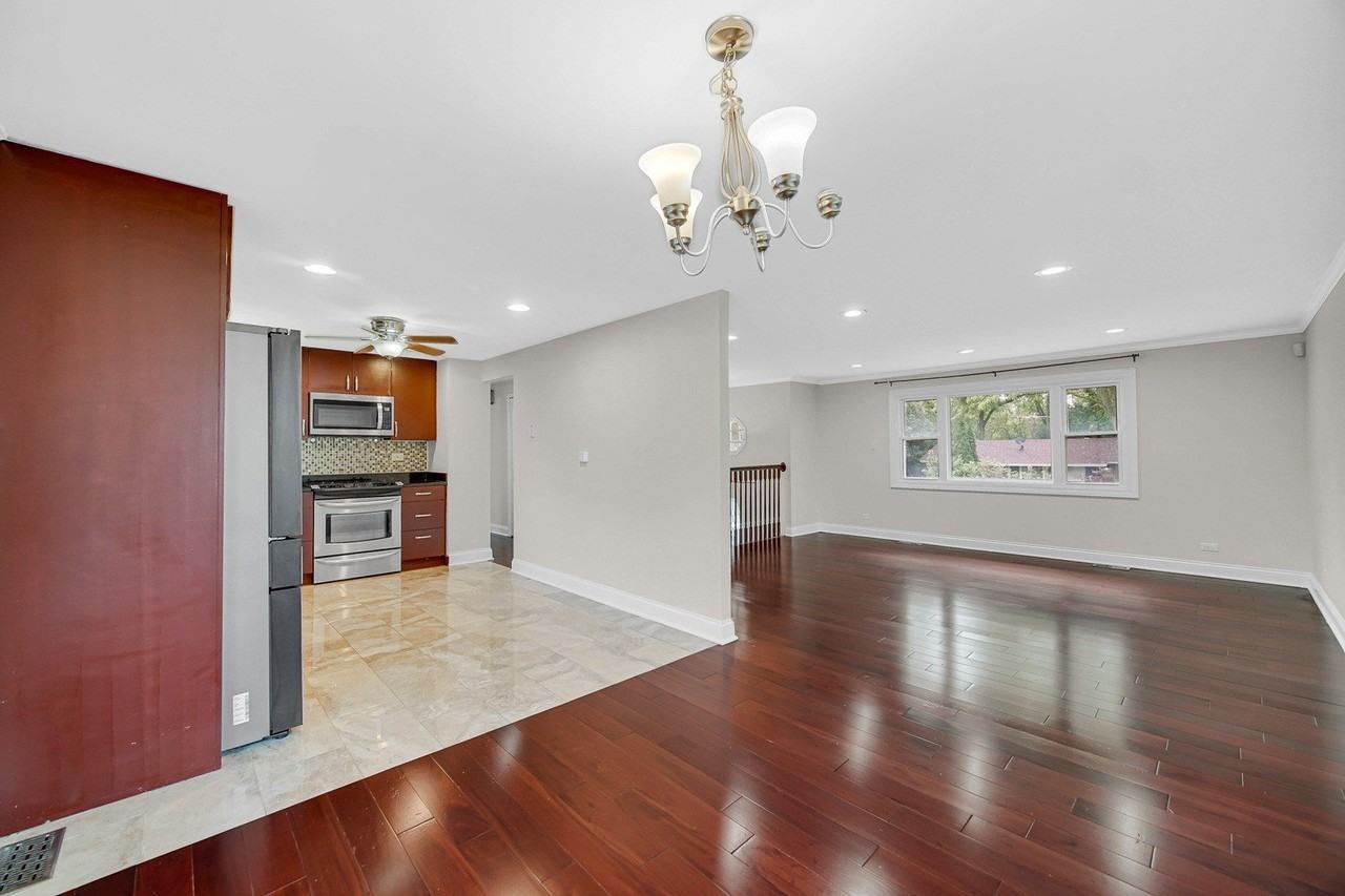 515 Falmouth Ln - Photo 7 of 22