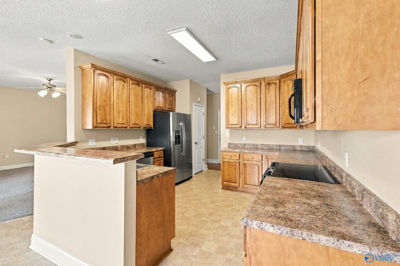 5006 Liberty Park Cir Se - Photo 3 of 15
