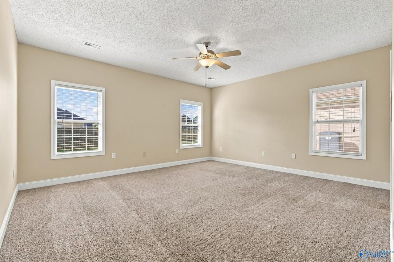 5006 Liberty Park Cir Se - Photo 6 of 15