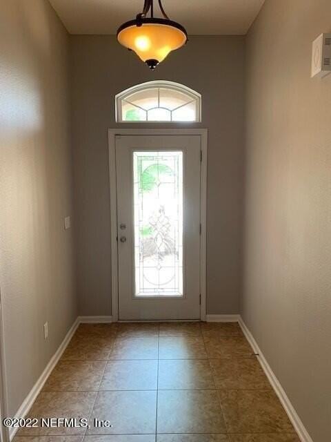 828 Wards Creek Ln - Photo 2 of 29
