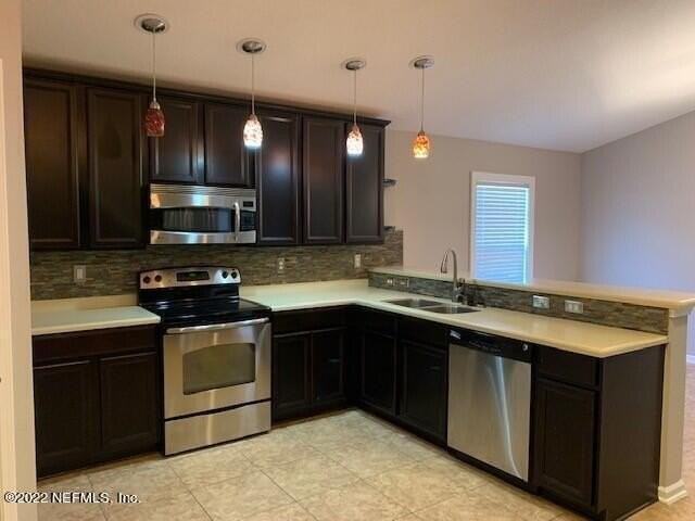 828 Wards Creek Ln - Photo 4 of 29