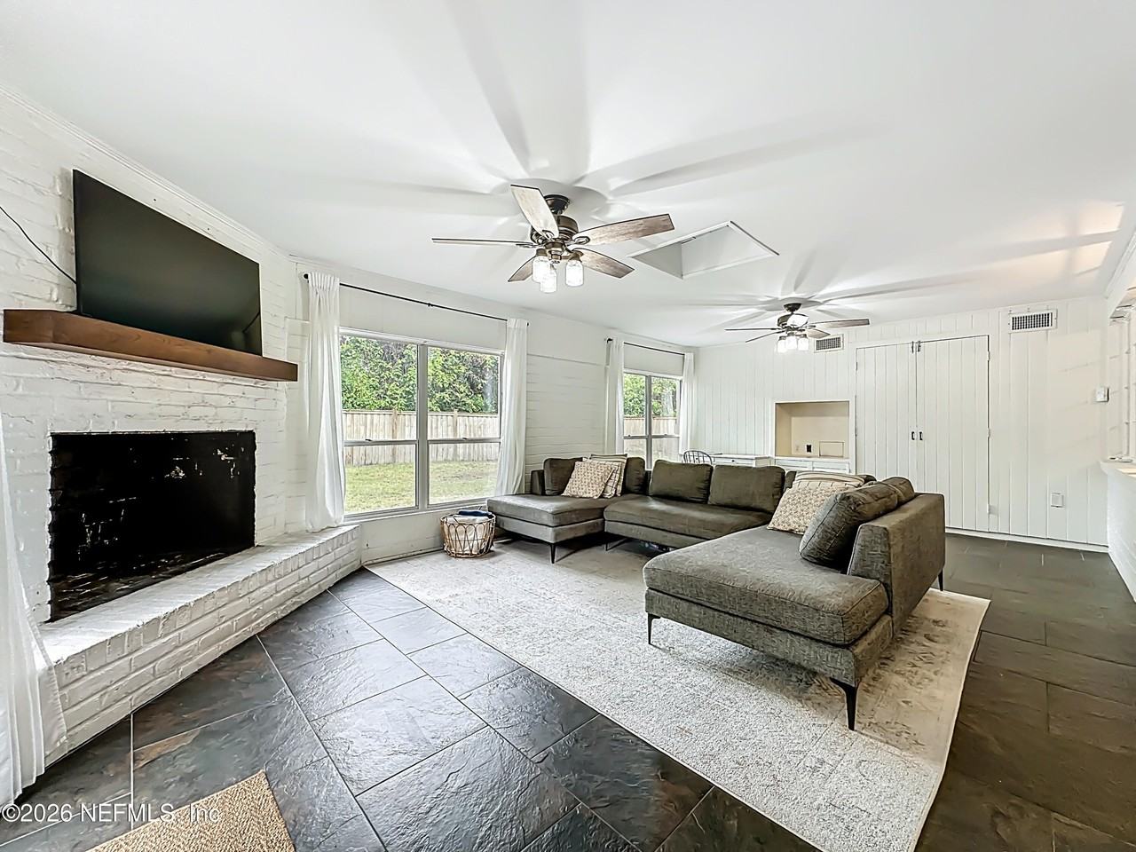 5553 Salerno Rd - Photo 7 of 49