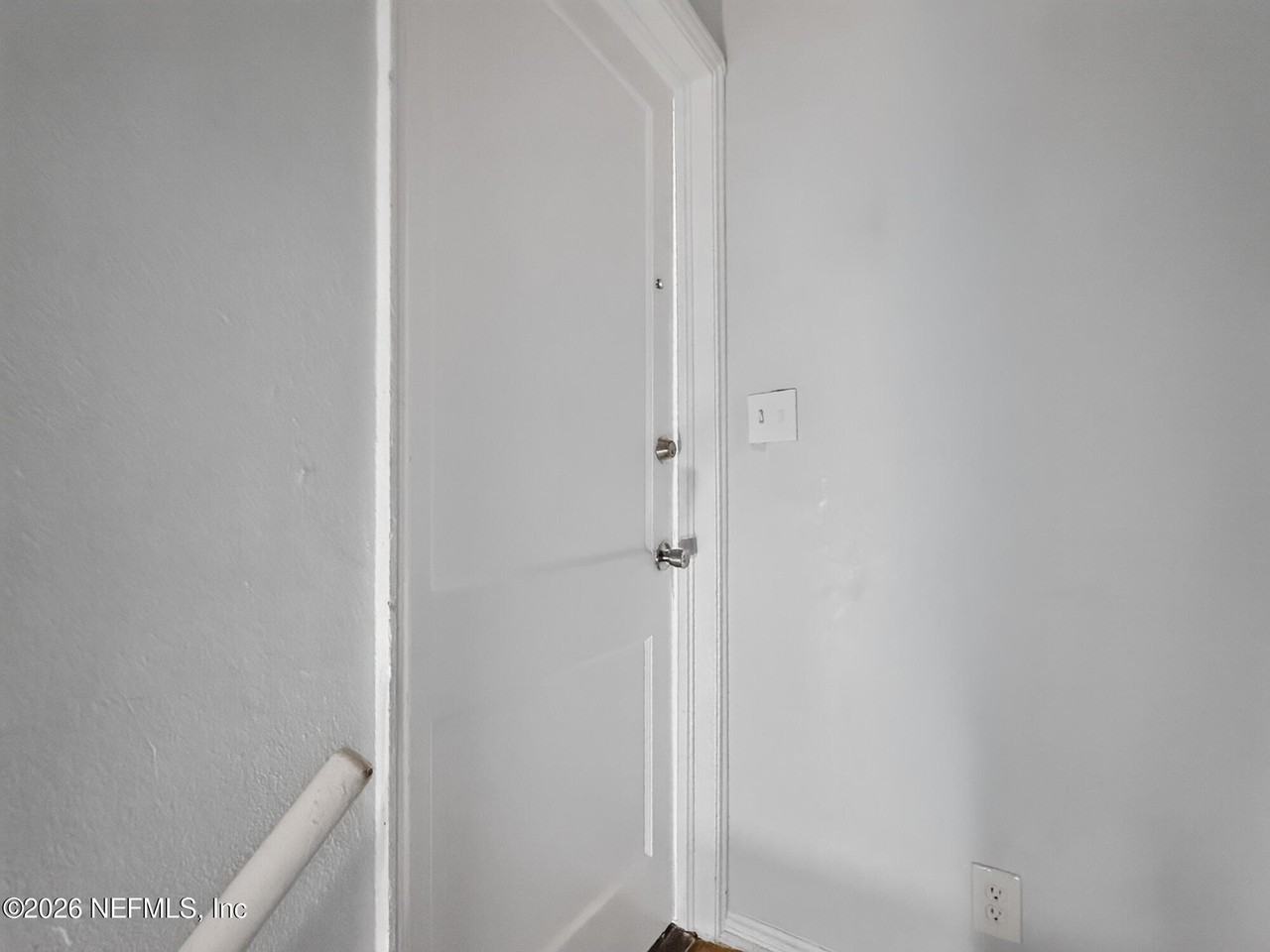 1547 Flagler Ave - Photo 5 of 33