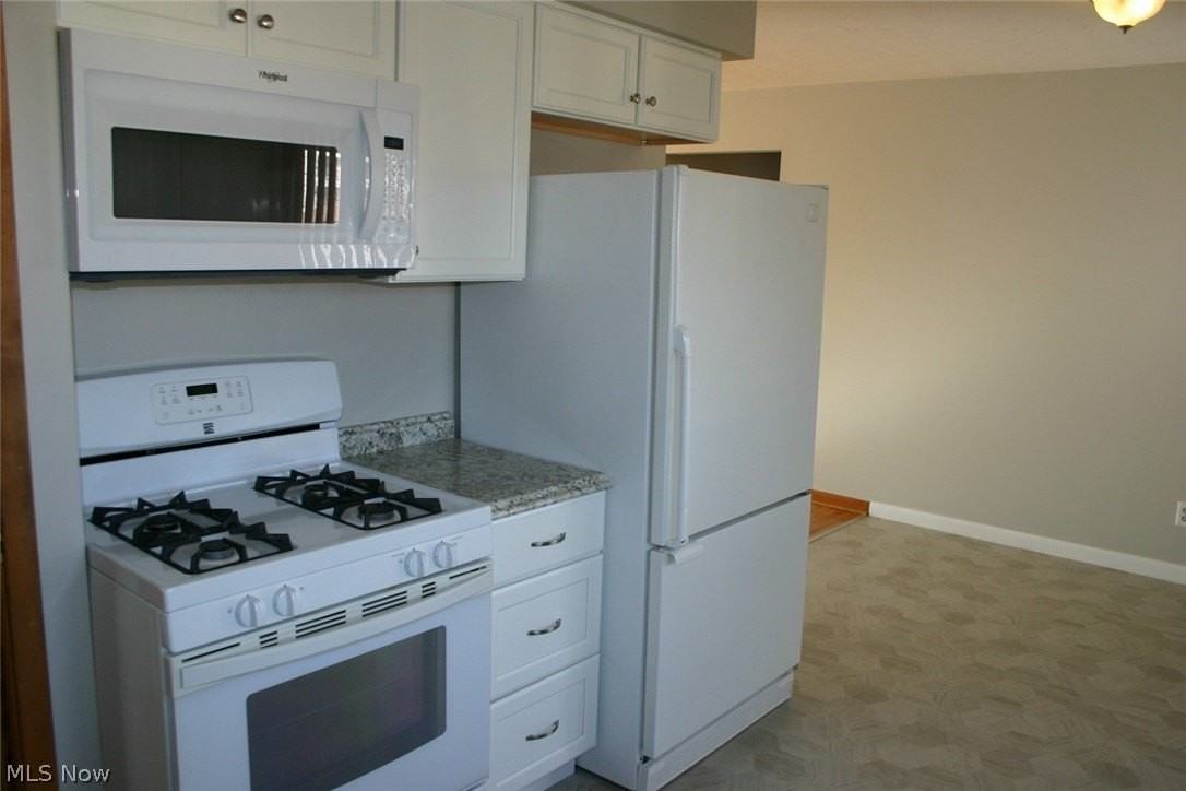 12020 Denver Dr - Photo 4 of 21
