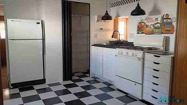 3118 S 8th St - Photo 7 of 13