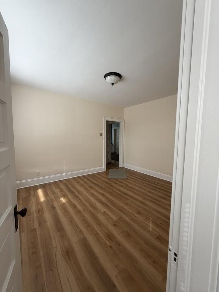 72 S Main St - Photo 3 of 6
