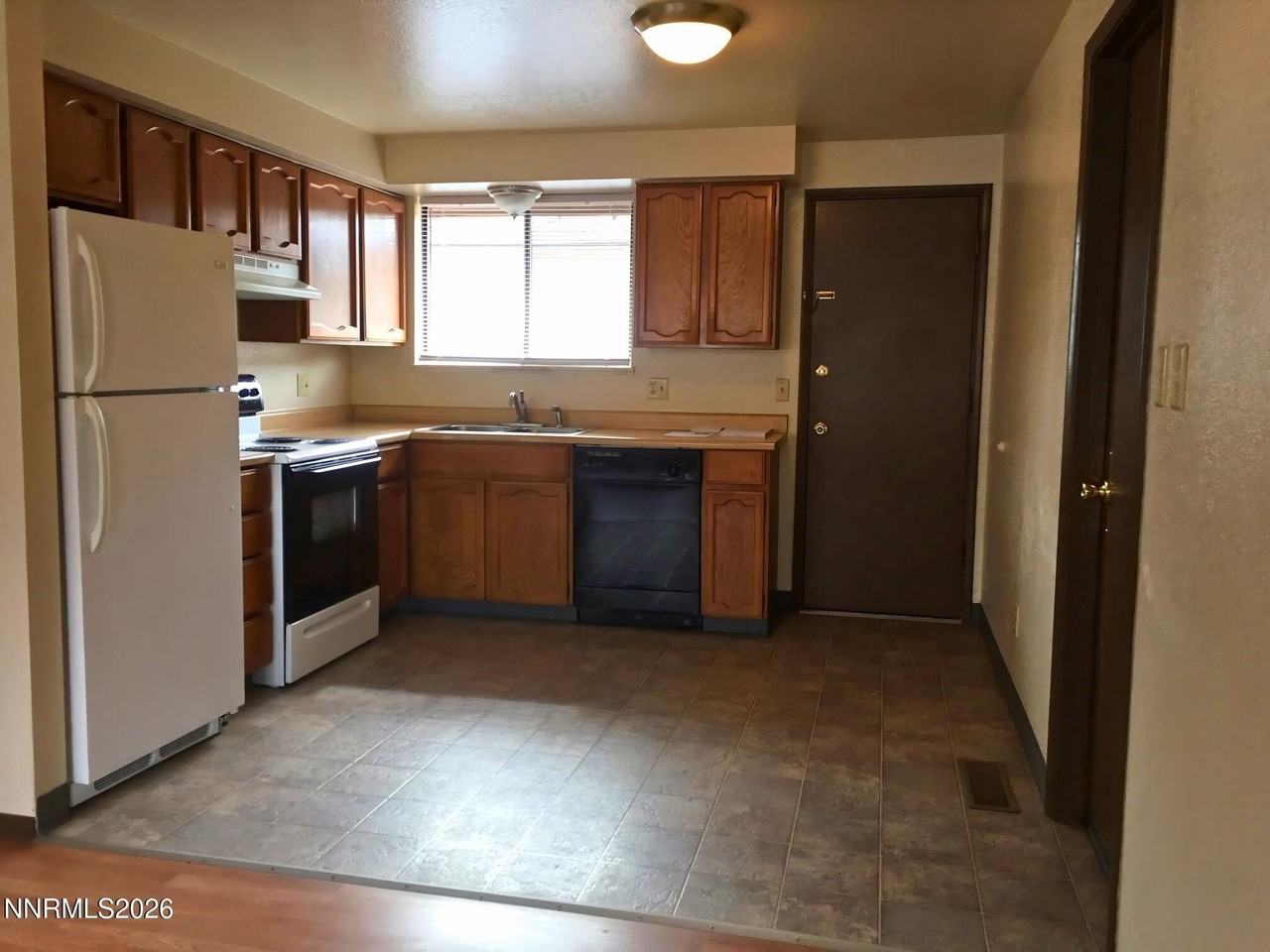 1148 H St - Photo 2 of 4