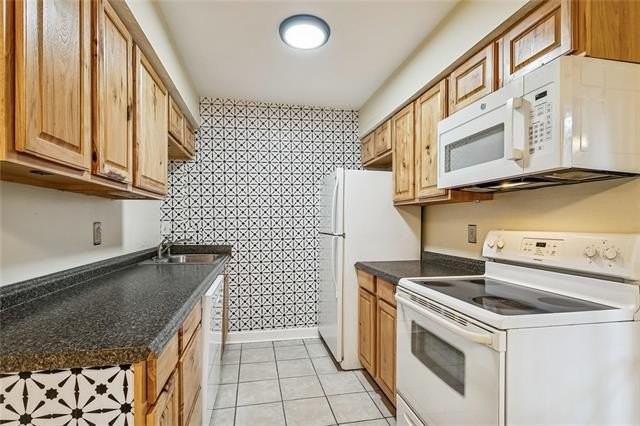 724 Heavens Dr #3 - Photo 5 of 13