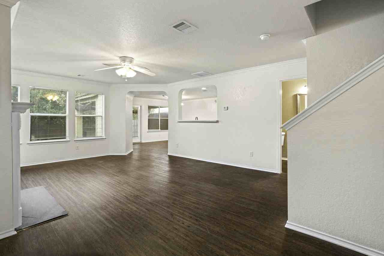 2614 Sunview Lk - Photo 5 of 24