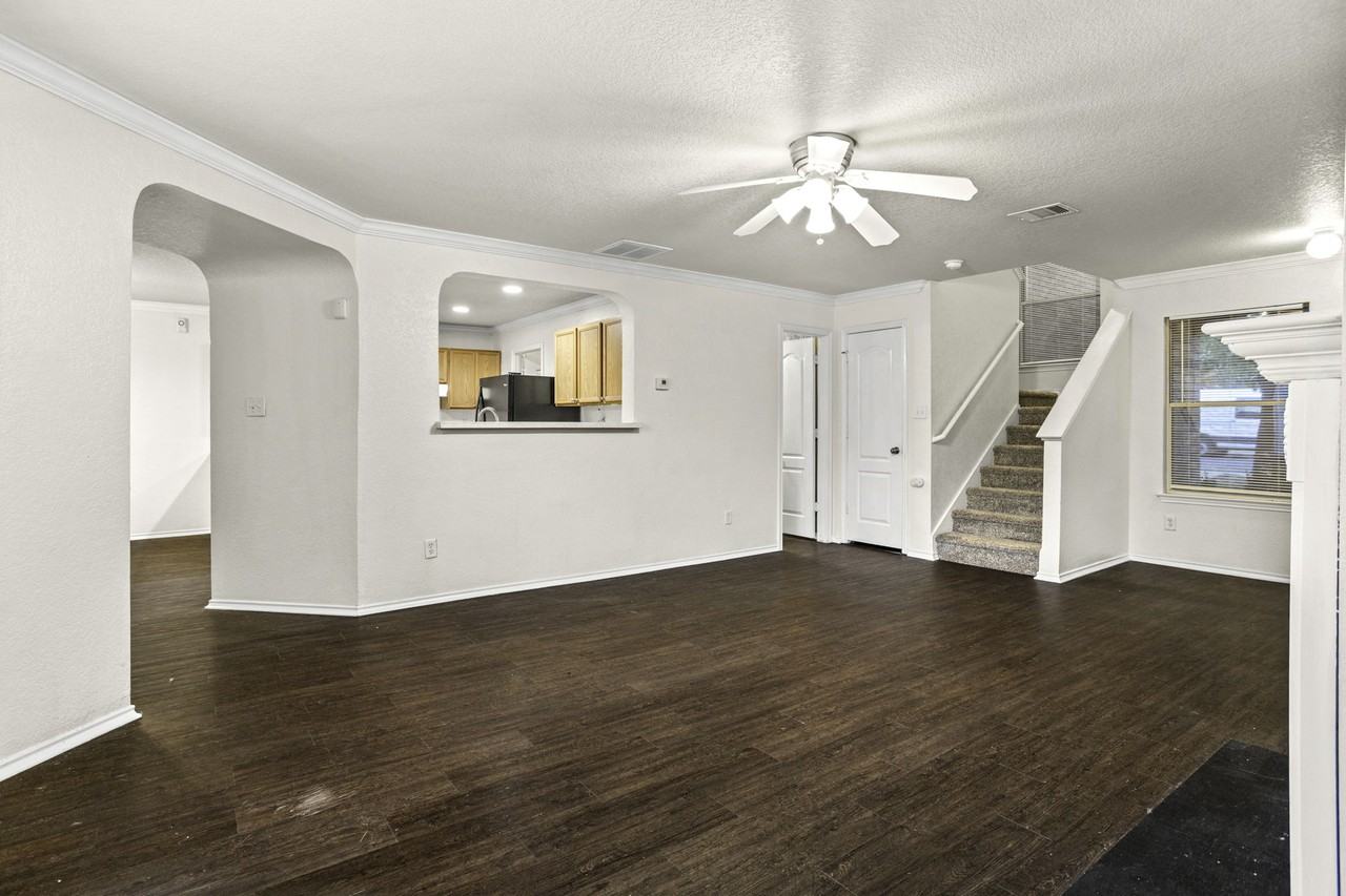 2614 Sunview Lk - Photo 6 of 24