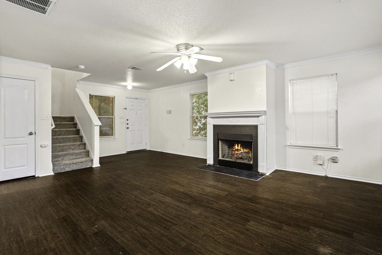 2614 Sunview Lk - Photo 7 of 24