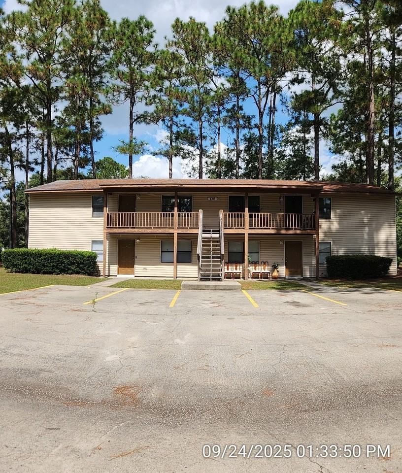 138 Pointe South Dr #C - Photo 2 of 19
