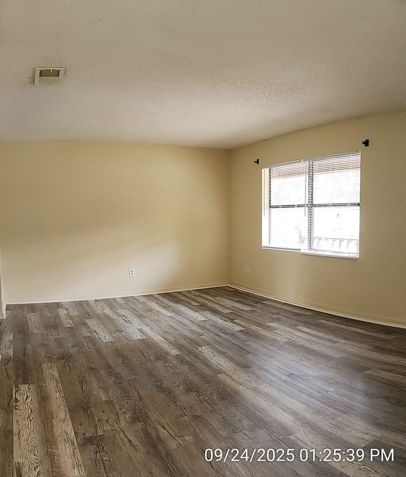 138 Pointe South Dr #C - Photo 5 of 19