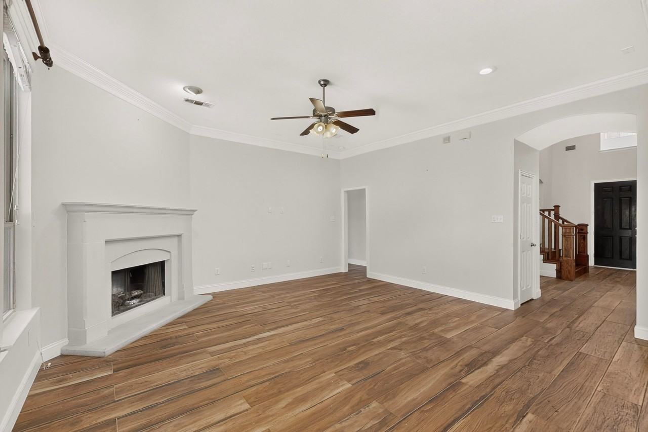 1219 Wedgewood Dr - Photo 4 of 40