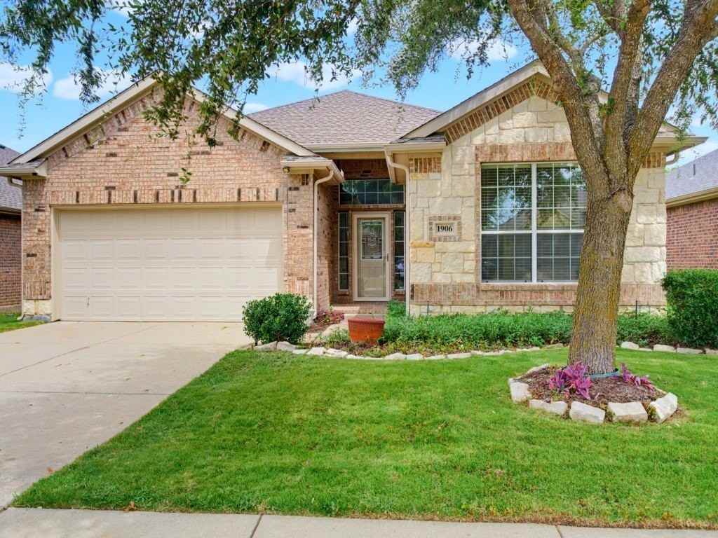 1906 Pecan Grove Dr - Photo 2 of 26