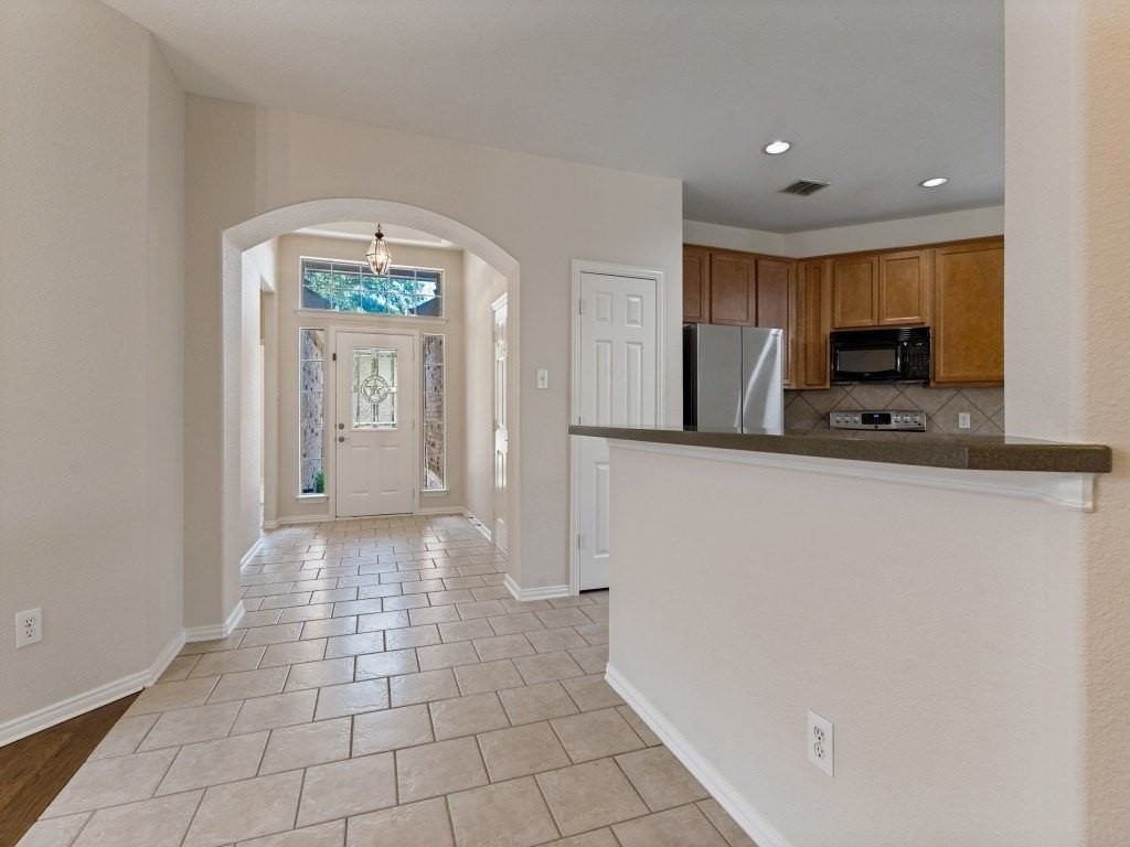 1906 Pecan Grove Dr - Photo 3 of 26