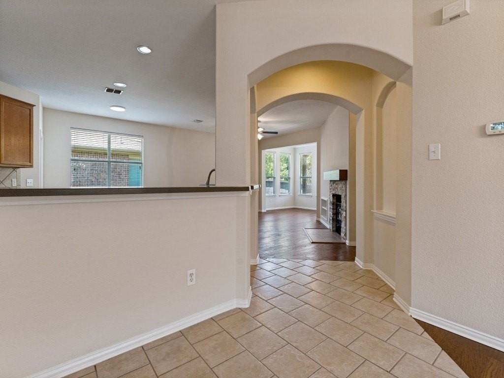 1906 Pecan Grove Dr - Photo 4 of 26