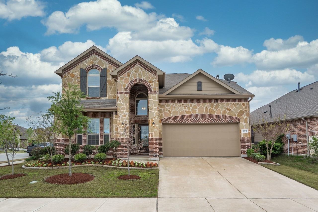 16716 Central Garden Ln - Photo 2 of 28