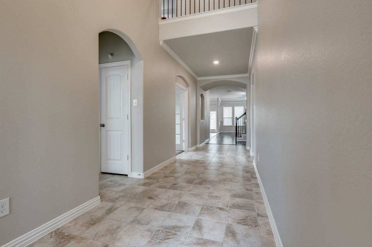 16716 Central Garden Ln - Photo 5 of 28