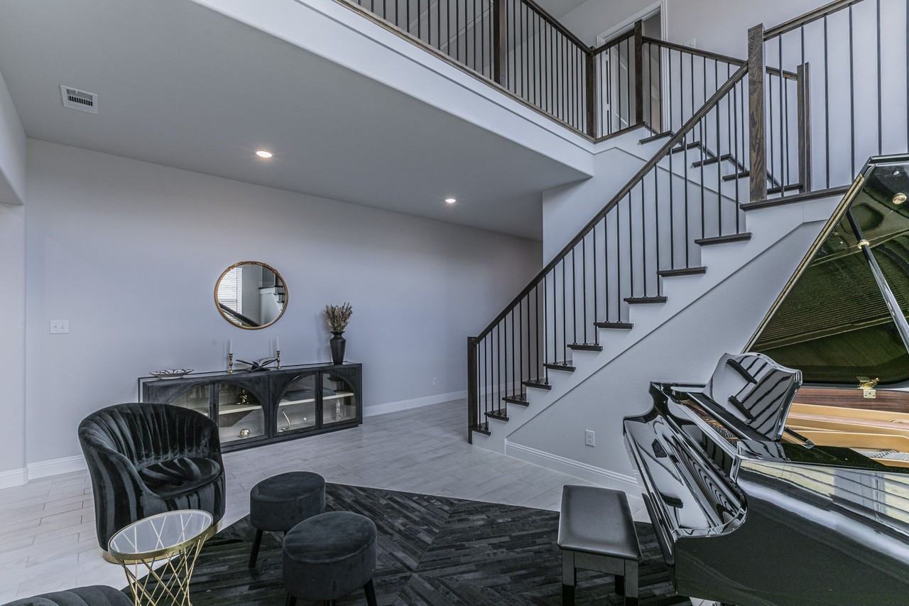 1301 Castiglione Ln - Photo 4 of 32