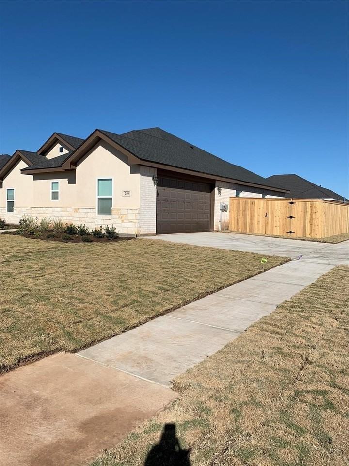 250 Audra Cir - Photo 2 of 24