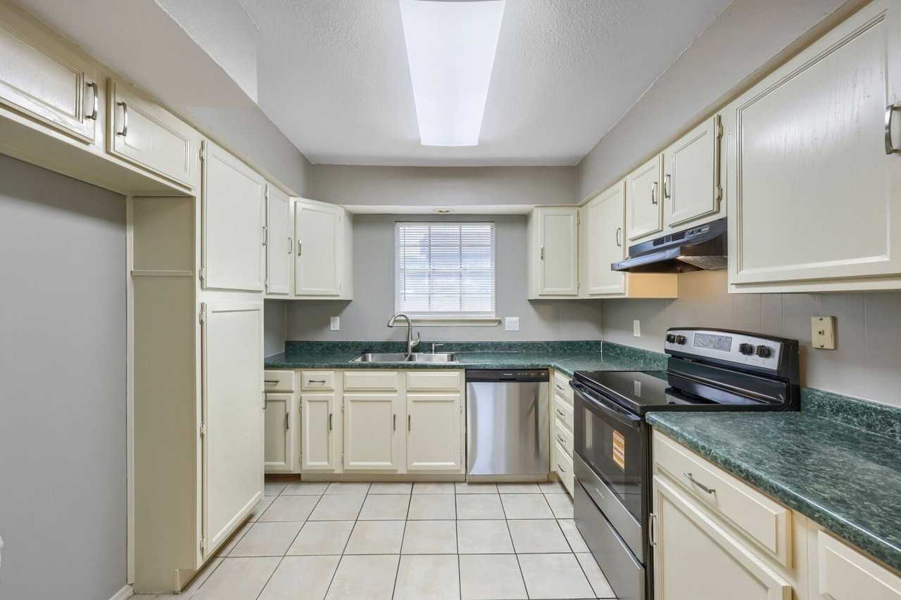 22 E Townhouse Ln #31 - Photo 6 of 17