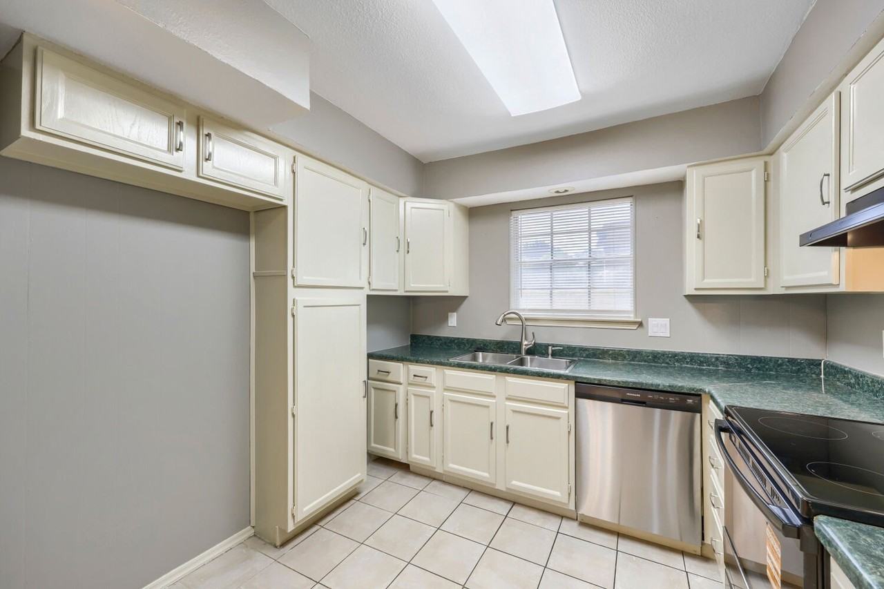 22 E Townhouse Ln #31 - Photo 7 of 17
