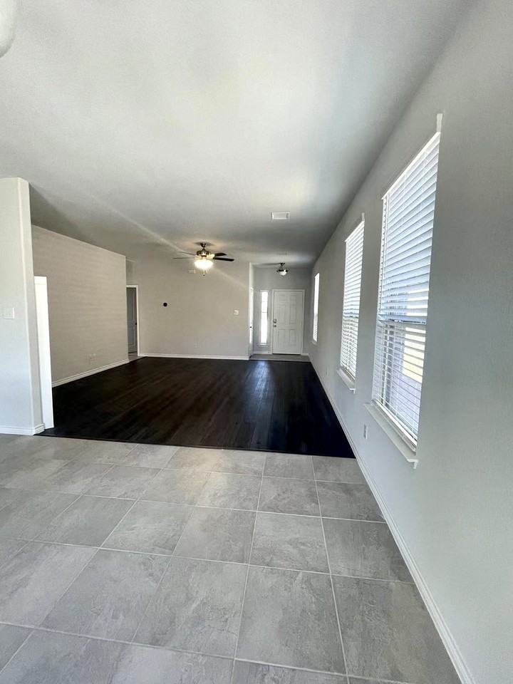 10517 Alpine Meadow Ln - Photo 3 of 11