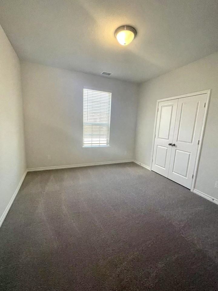 10517 Alpine Meadow Ln - Photo 7 of 11
