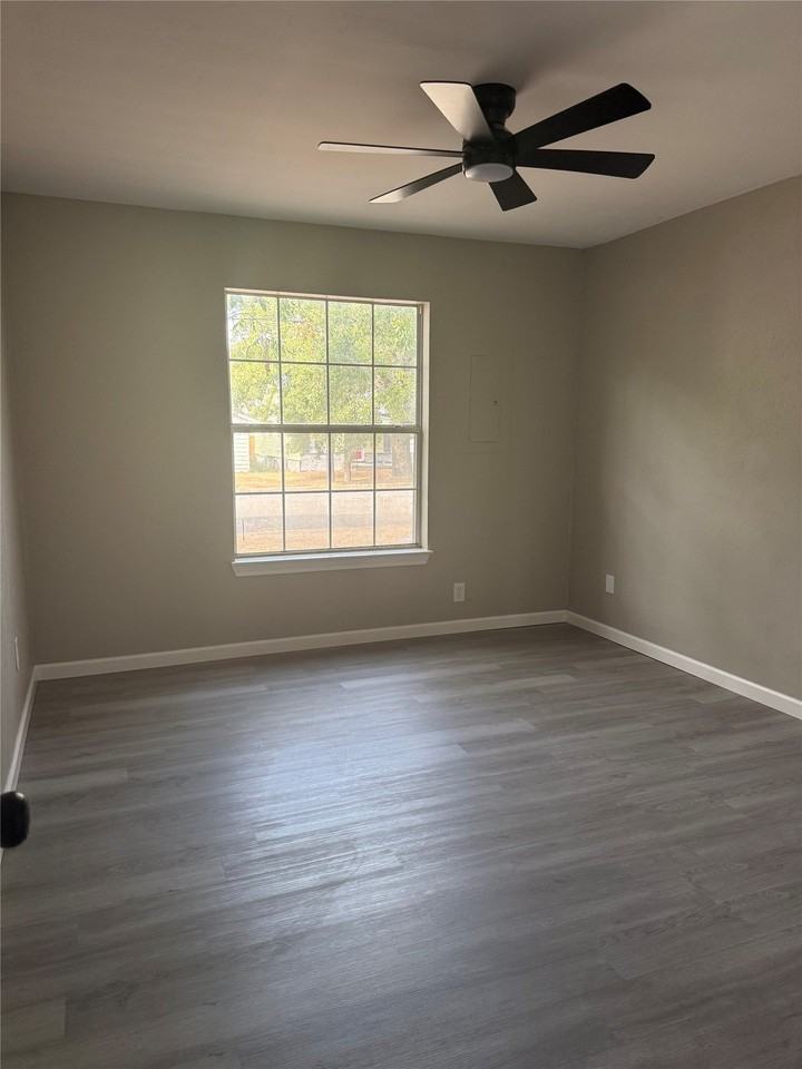 2519 W 8th Ave - Photo 6 of 8