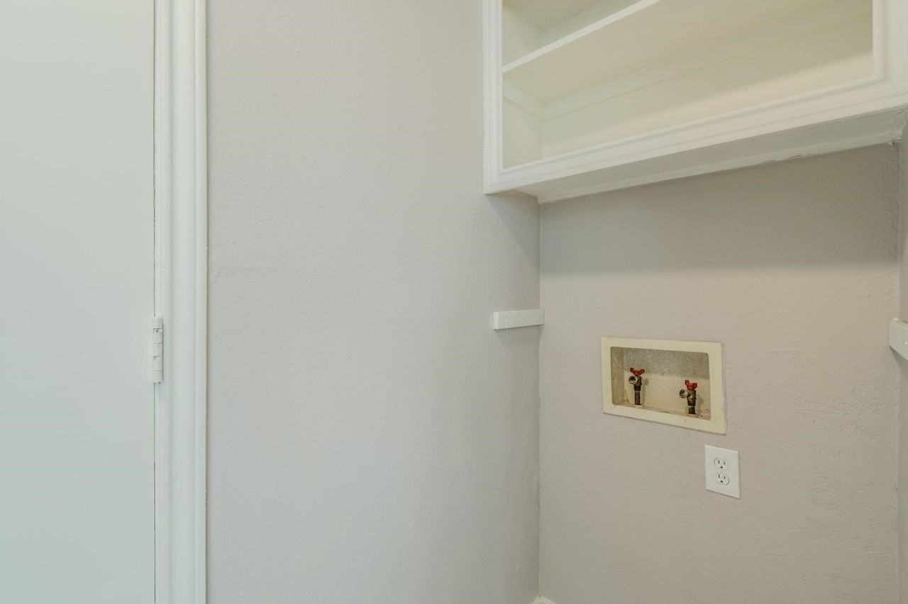 1514 Hindsdale Dr - Photo 7 of 25