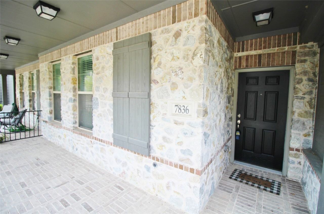 7836 Manilla Dr - Photo 2 of 26