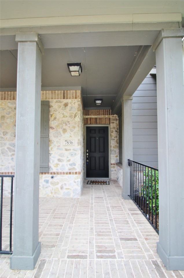 7836 Manilla Dr - Photo 3 of 26