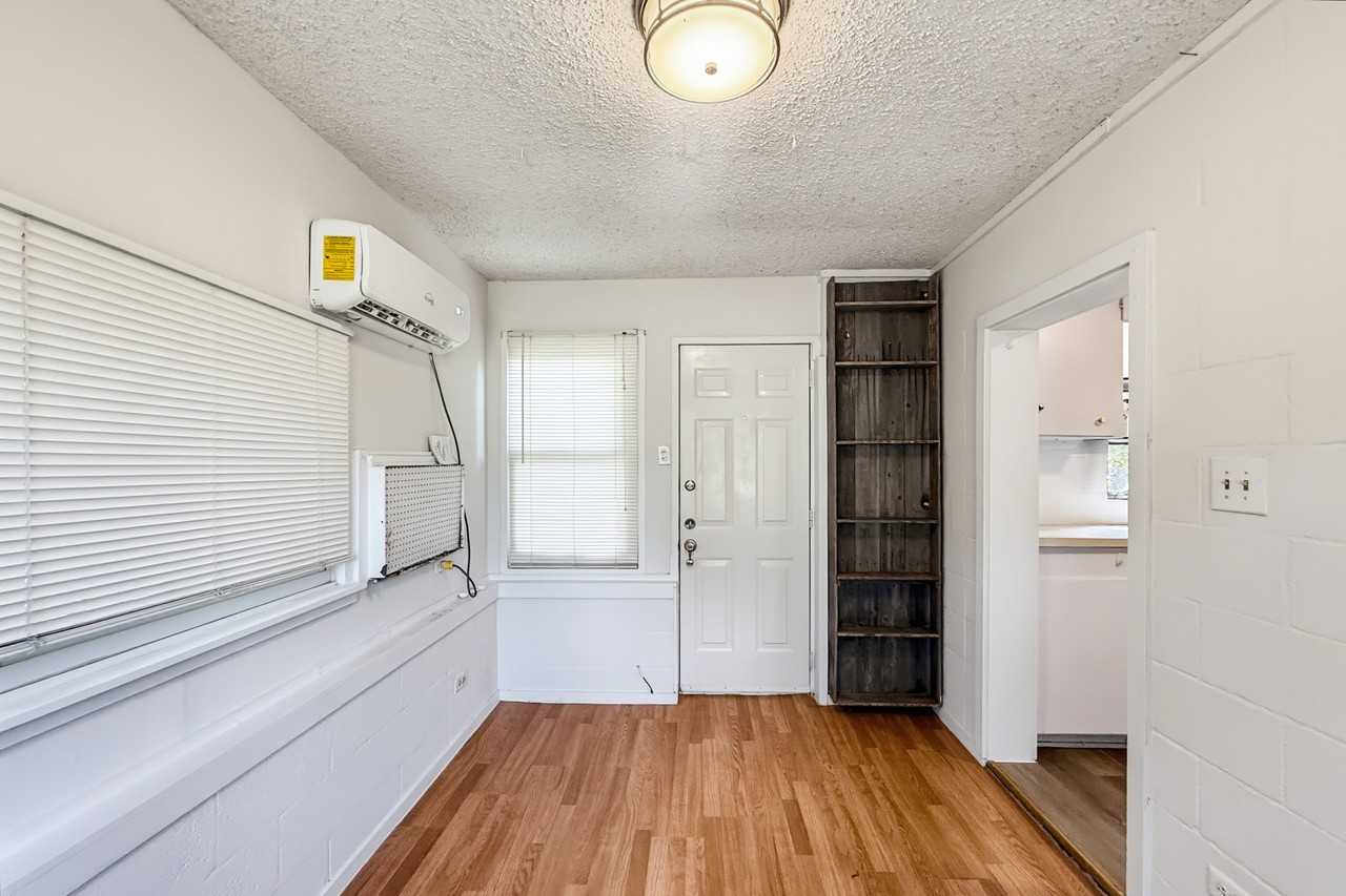 18627 Hillside Dr #1 - Photo 3 of 17