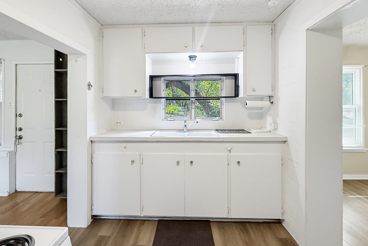 18627 Hillside Dr #1 - Photo 6 of 17