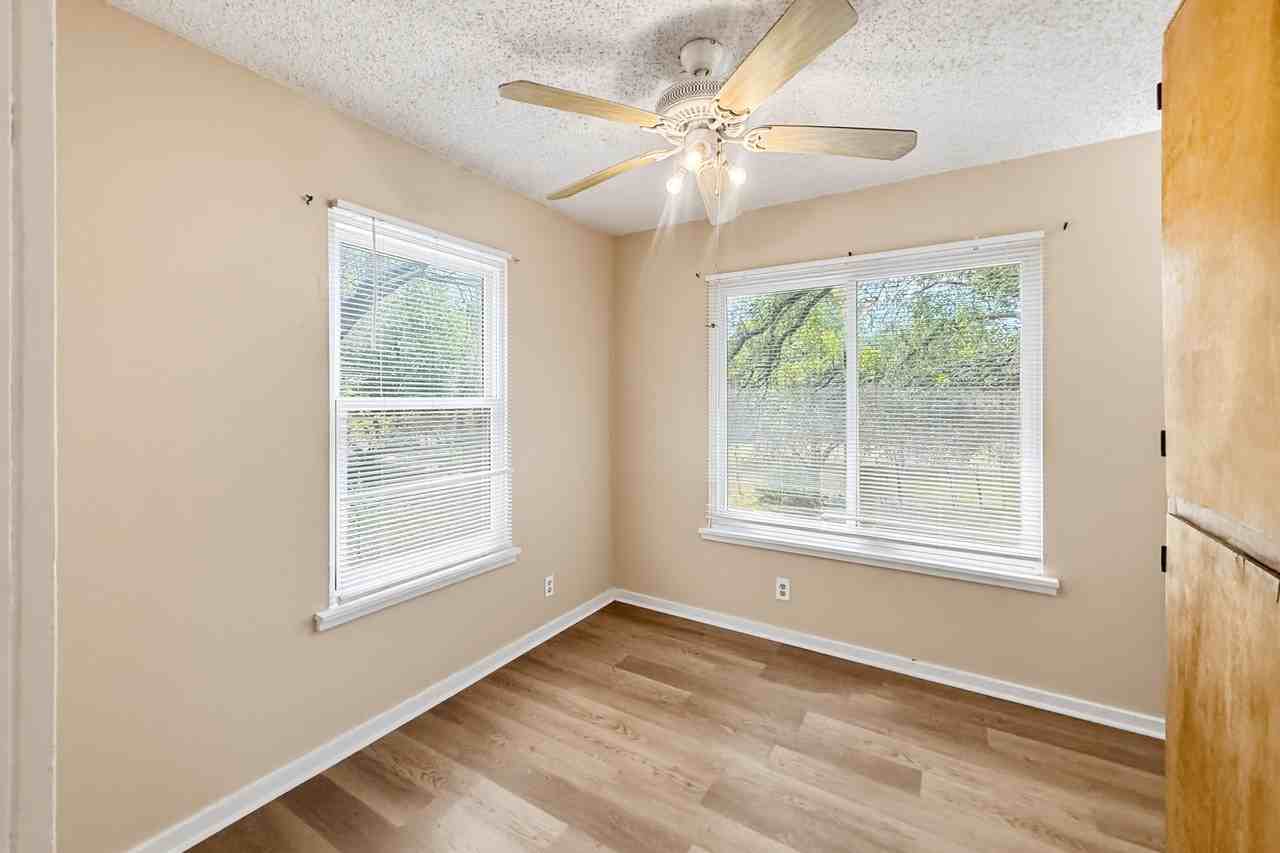 18627 Hillside Dr #1 - Photo 7 of 17