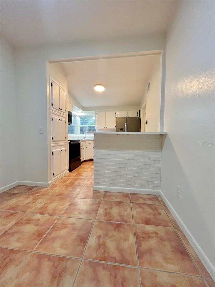 1390 Satsuma St #1 - Photo 6 of 17